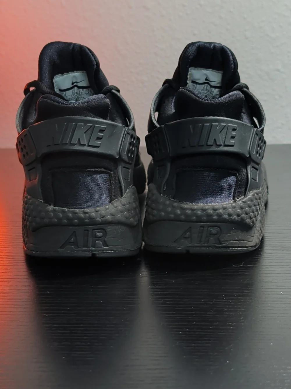 Nike Women’s Air Huarache Run Triple Black Size 8 Sneakers 634835-012